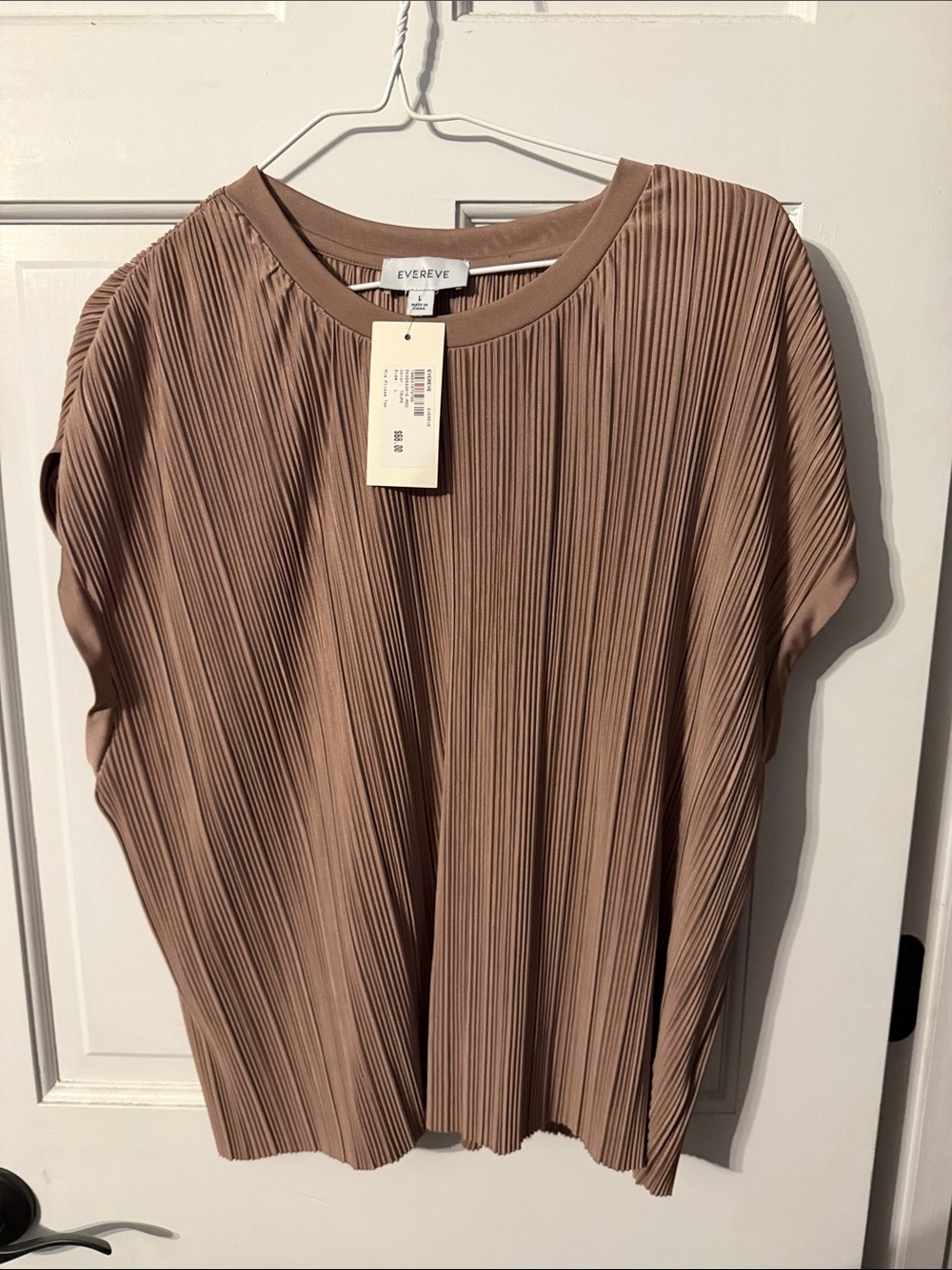 Evereve Pleated Short Sleeve Top in Taupe